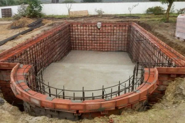 Swimming pool construction 600x400 1 1